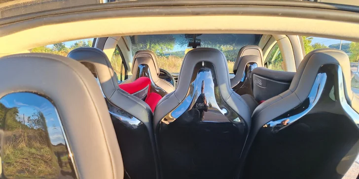 Tesla Model X P90D: 20 min. spolujízdy nebo až 1 hod. řízení