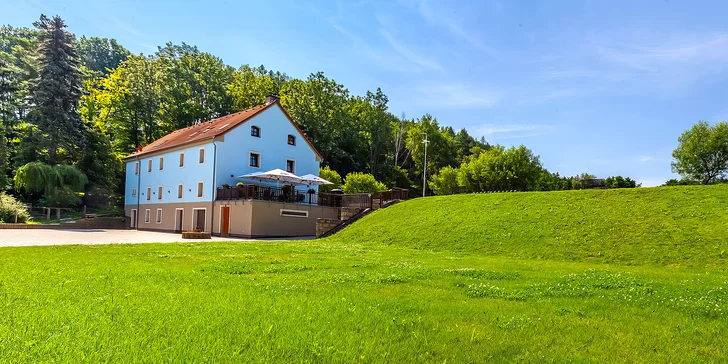 Pivní lázeň (30 min.) vč. zábalu (20 min.) a s neomezenou konzumací piva: v 1 či 2 vanách