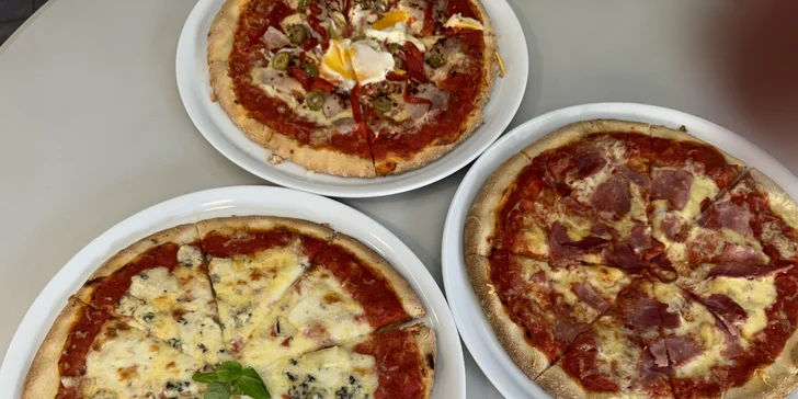 Jedna nebo dvě pizzy o průměru 30 cm podle výběru z 5 druhů