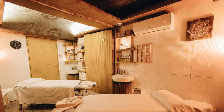 Boží wellness balíčky pro 1-2 osoby: odpočinek ve vířivé vaně nebo při masáži i finská sauna