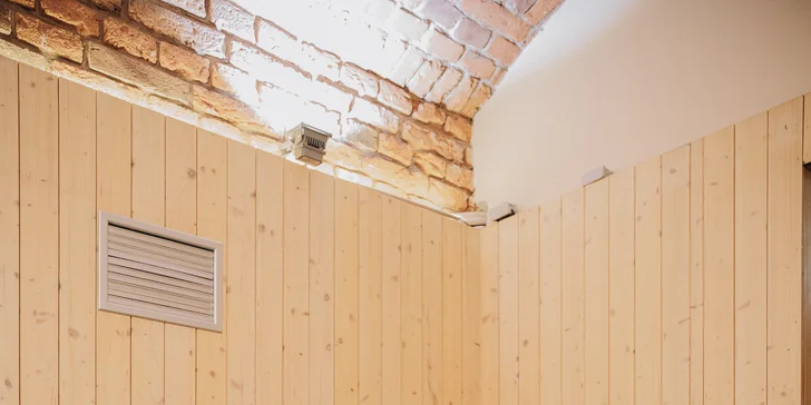 Boží wellness balíčky pro 1-2 osoby: odpočinek ve vířivé vaně nebo při masáži i finská sauna