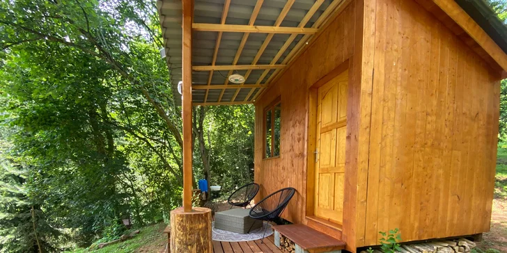 Tiny house s výhledem do krajiny Podkrkonoší i s možností využití koupacího sudu