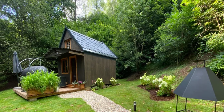 Útulný tiny house v přírodě Podkrkonoší pro 2 dospělé a děti