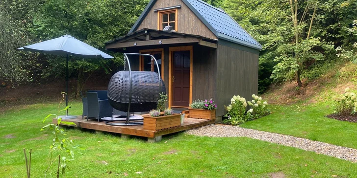 Útulný tiny house v přírodě Podkrkonoší pro 2 dospělé a děti
