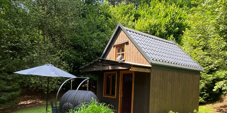 Útulný tiny house v přírodě Podkrkonoší pro 2 dospělé a děti
