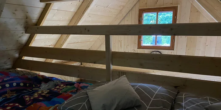 Útulný tiny house v přírodě Podkrkonoší pro 2 dospělé a děti