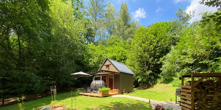 Útulný tiny house v přírodě Podkrkonoší pro 2 dospělé a děti