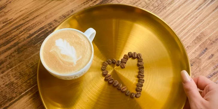 Na šálek kávy do Zlaté Koruny: cappuccino nebo caffè latte pro dvě osoby