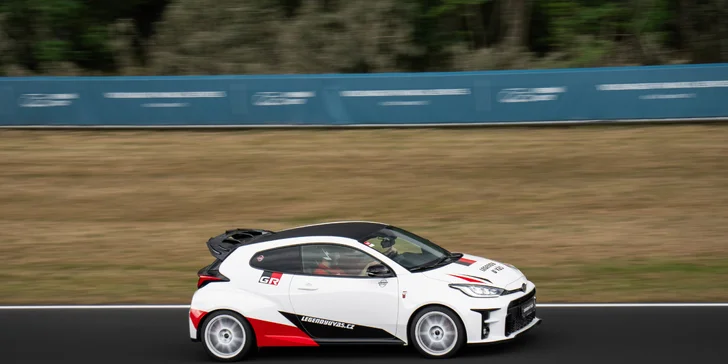 Jízda na okruhu jako řidič nebo spolujezdec v Toyotě GR Yaris