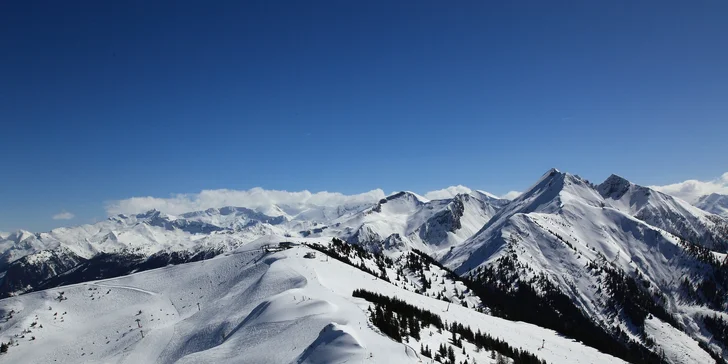 Údolí Gastein: hotel jen 500 m od skiareálu Dorfgastein, snídaně, wellness i karta výhod