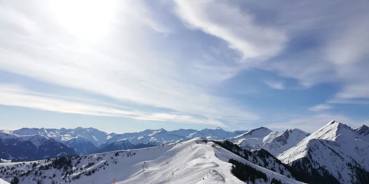 Údolí Gastein: hotel jen 500 m od skiareálu Dorfgastein, snídaně, wellness i karta výhod