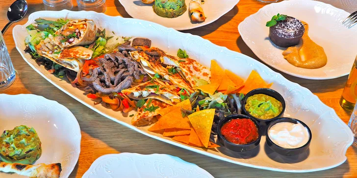Mexické menu pro dva: burrito, fajita, quesadilla, nachos i guacamole a čokoládový dezert