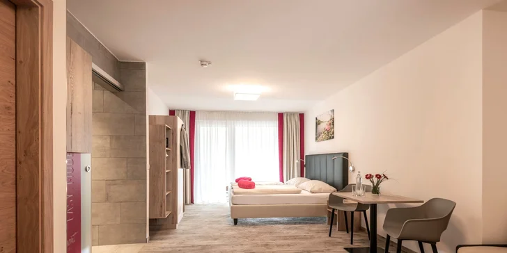 Údolí Gastein: hotel jen 500 m od skiareálu Dorfgastein, snídaně, wellness i karta výhod