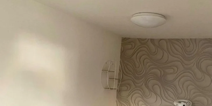 PMU očních linek, rtů či obočí mikrojehličkováním nebo hairstroke