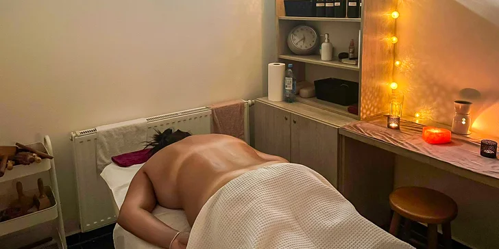Relaxační balíčky či masáž dle výběru: lávové kameny, omlazující i celotělová