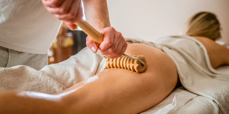 Maderoterapie těla či obličeje včetně zábalu nebo relaxační masáže hlavy