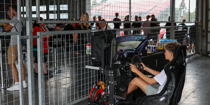 Řízení či spolujízda na závodním okruhu s Porsche GT4 RS: 1–3 kola