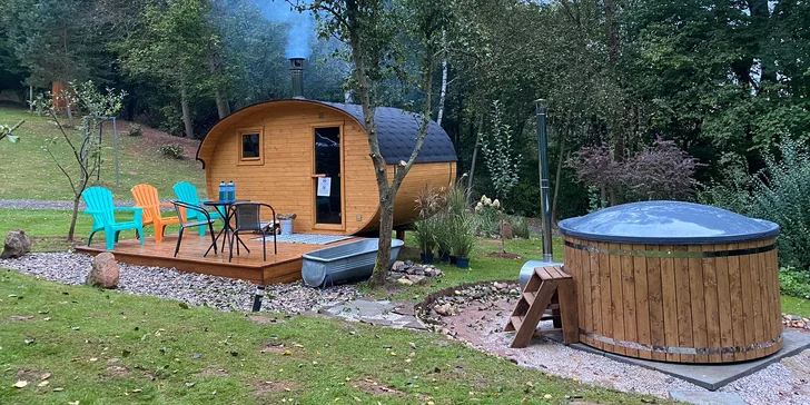 Tiny House s výhledem do krajiny Podkrkonoší i s možností využití koupacího sudu