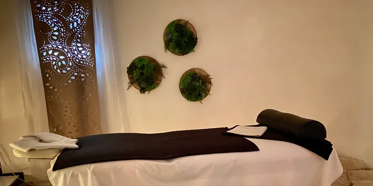 Regenerační masáž zad a šíje, masáž nohou, relaxační masáž obličeje a dekoltu nebo celotělová