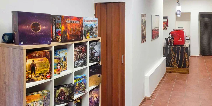 Otevřený voucher do kavárny s deskovými hrami: cokoli z menu a velký výběr deskovek