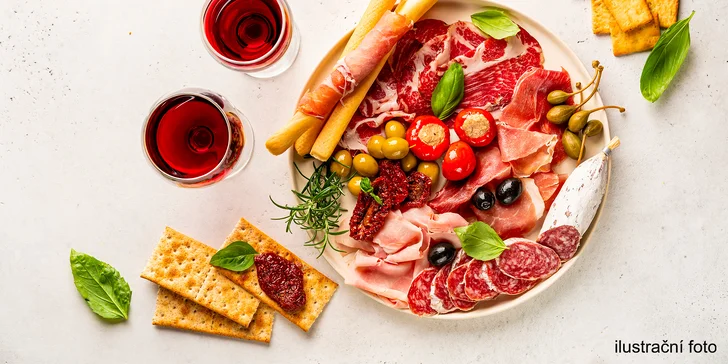 Pochutnejte si: grand tapas talíř pro 2 osoby i červené nebo bílé víno