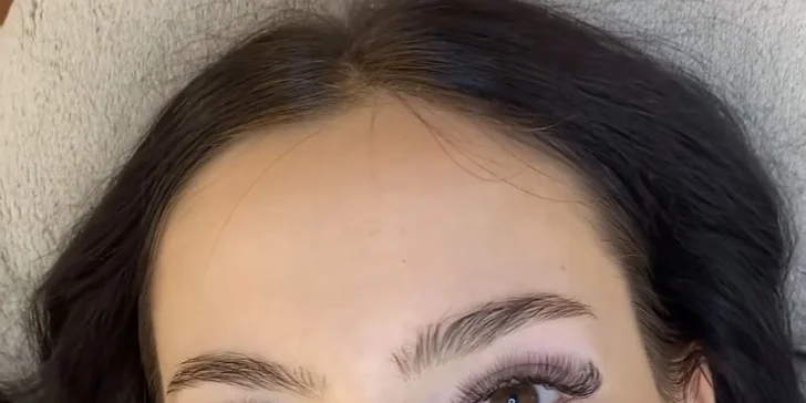 Lash lifting, laminace obočí i prodlužování řas metodou řasa na řasu, 3D nebo 5D