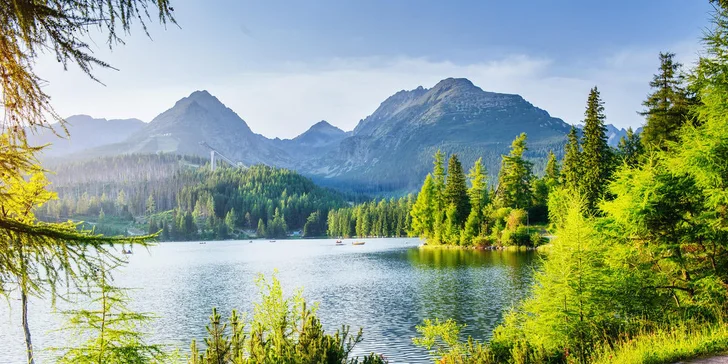Prodloužený víkend v Tatrách: 3* hotel u jezera Štrbské Pleso, strava, doprava i wellness