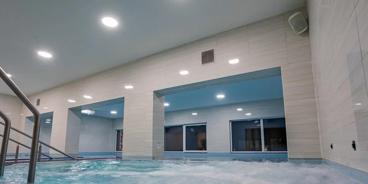 Prodloužený víkend v Tatrách: 3* hotel u jezera Štrbské Pleso, strava, doprava i wellness