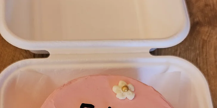 Bento cake dle vlastního přání: mini dortík s náplním, zdobením a textem dle výběru