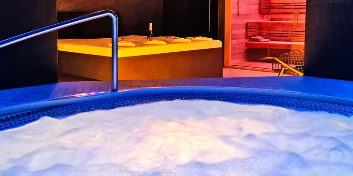Odpočinek v privátním wellness pro pár: vstup na 120 minut, vířivka, sauna