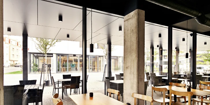 Káva, čaj nebo limonáda a dort dle výběru v nové kavárně Cafe Residence v Braníku