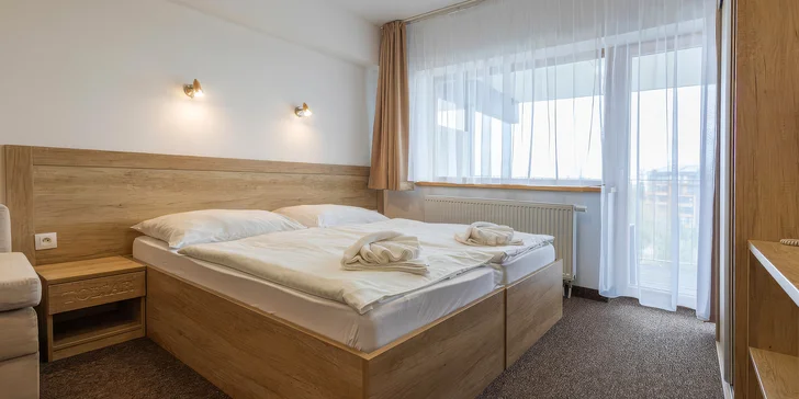 Prodloužený víkend v Tatrách: 3* hotel u jezera Štrbské Pleso, strava, doprava i wellness