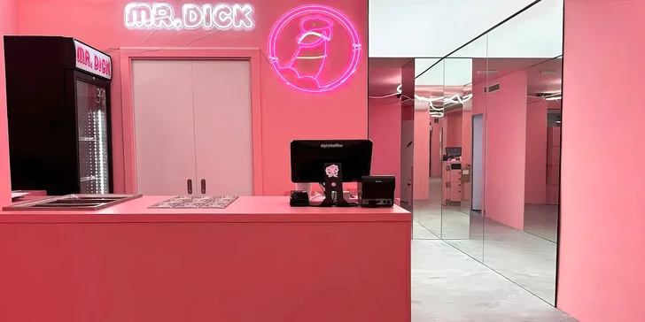 Food porno: dick či pussy vafle s čokoládou a sypáním i nápojem