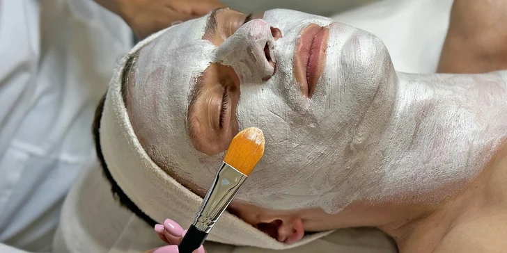 Kosmetické ošetření dle výběru: hloubkové, karboxyterapie, peeling i mikrojehličkování