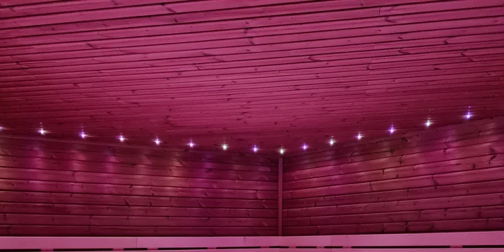 Na 120 minut do veřejného wellness: několik saun, parní kabina, vířivka