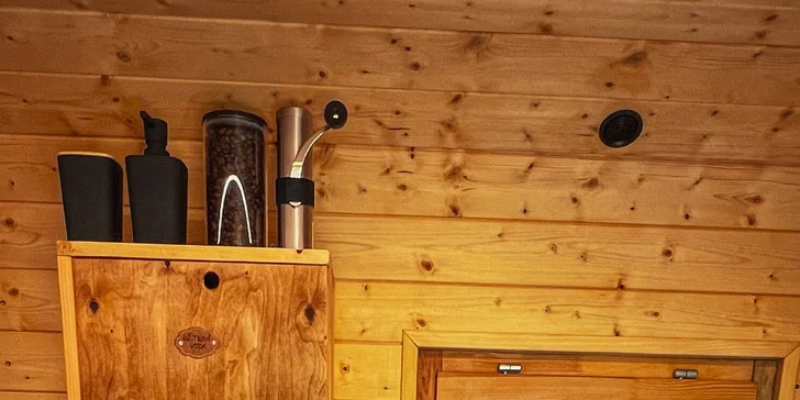 Romantické dobrodružství ve stylové maringotce nedaleko CHKO Brdy