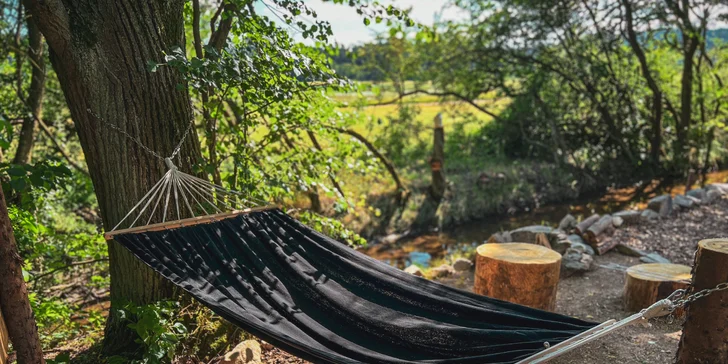 Romantické dobrodružství ve stylové maringotce nedaleko CHKO Brdy