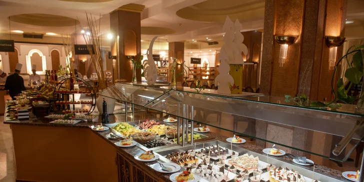 Na 7 nocí letecky do Hurghady: The Grand Hotel***+ přímo u pláže, all inclusive i bazén