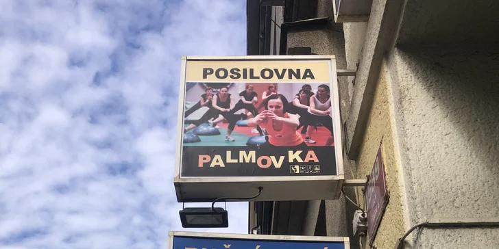 Kompletní vyčištění interiéru včetně tepování a mytí auta