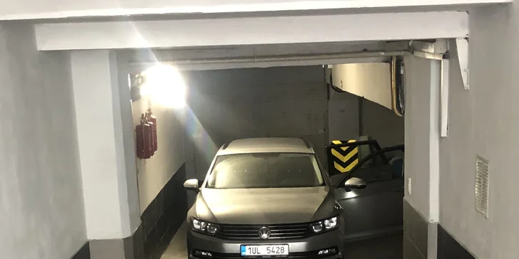 Kompletní vyčištění interiéru včetně tepování a mytí auta