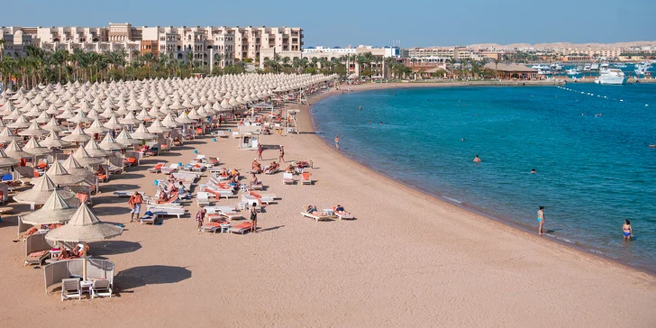 Na 7 nocí letecky do Hurghady: The Grand Hotel***+ přímo u pláže, all inclusive i bazén