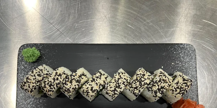 Sushi sety v pražském obchodním centru: 16 až 68 kousků maki, sashimi i nigiri