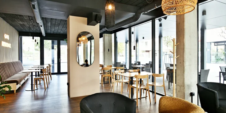 Káva, čaj nebo limonáda a dort dle výběru v nové kavárně Cafe Residence v Braníku