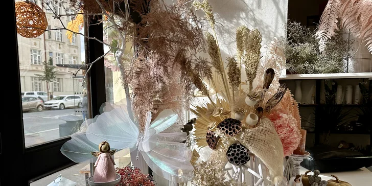 Otevřený voucher v hodnotě 300–2000 Kč na cokoli z květinářství Golden Flowers