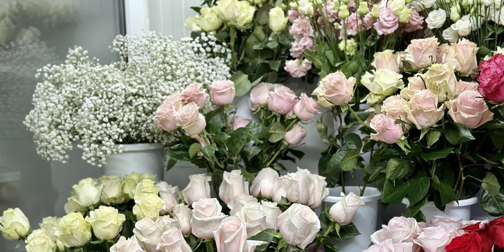 Otevřený voucher v hodnotě 300–2000 Kč na cokoli z květinářství Golden Flowers