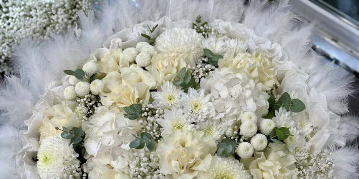 Otevřený voucher v hodnotě 300–2000 Kč na cokoli z květinářství Golden Flowers