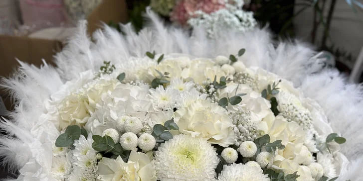 Otevřený voucher v hodnotě 300–2000 Kč na cokoli z květinářství Golden Flowers