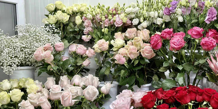 Otevřený voucher v hodnotě 300–2000 Kč na cokoli z květinářství Golden Flowers