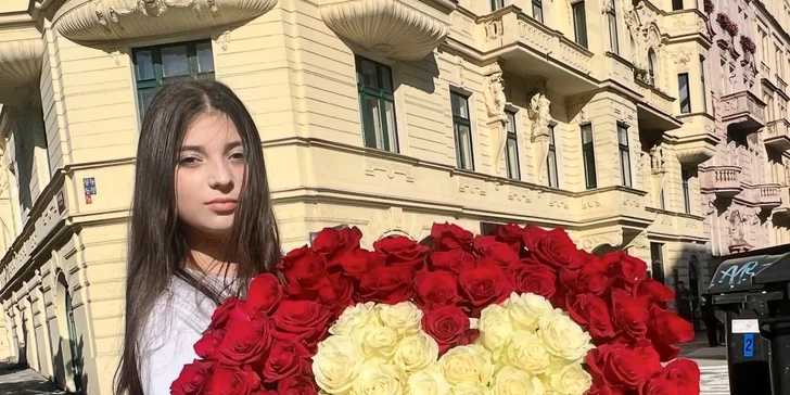 Otevřený voucher v hodnotě 300–2000 Kč na cokoli z květinářství Golden Flowers