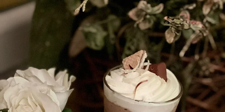 Otevřený voucher na kávu, dezerty, koktejly, dárkové balíčky a jídla z nabídky CAFE59